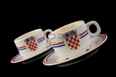 2393093-クロアチアからのコーヒー-カップ