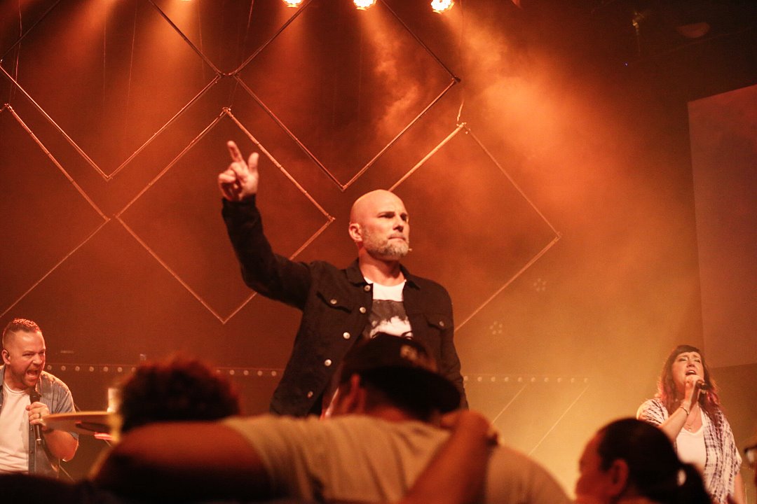 37989679_10156561685659704_5158840611142369280_o